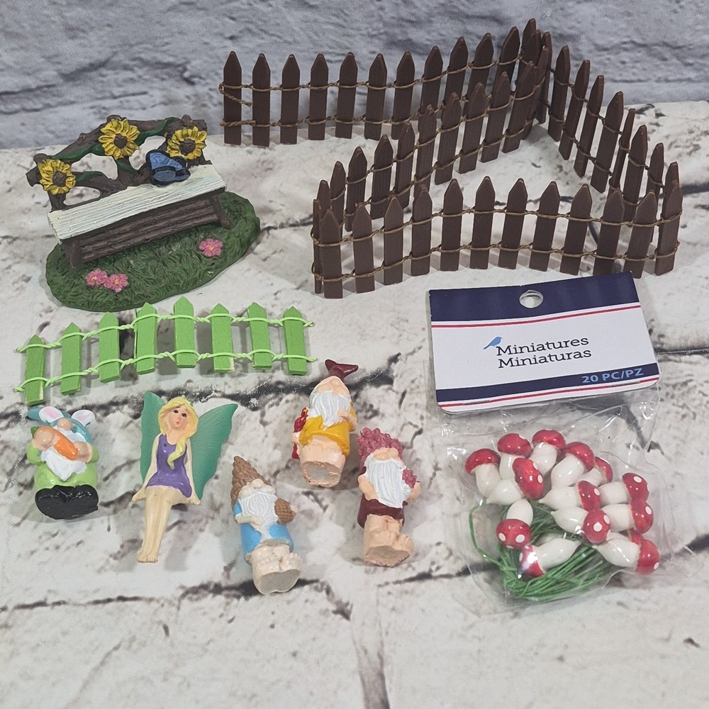 Fairy Garden Village Figurines 4 Gnomes Fairy Bench Fence Mushrooms‎ Lot